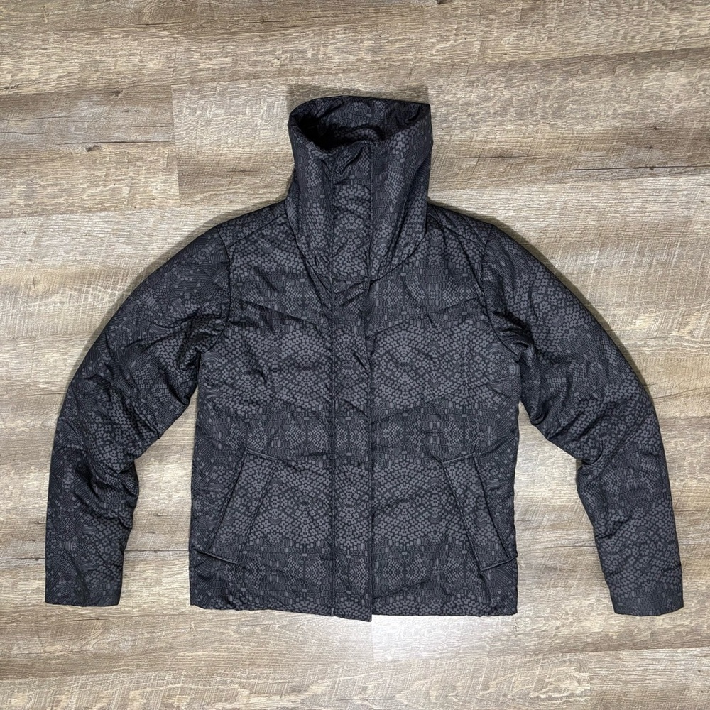 Patagonia Puffer Jacket Women's M Full Zip Gray Insulated AOP Geometric - Picture 9 of 9